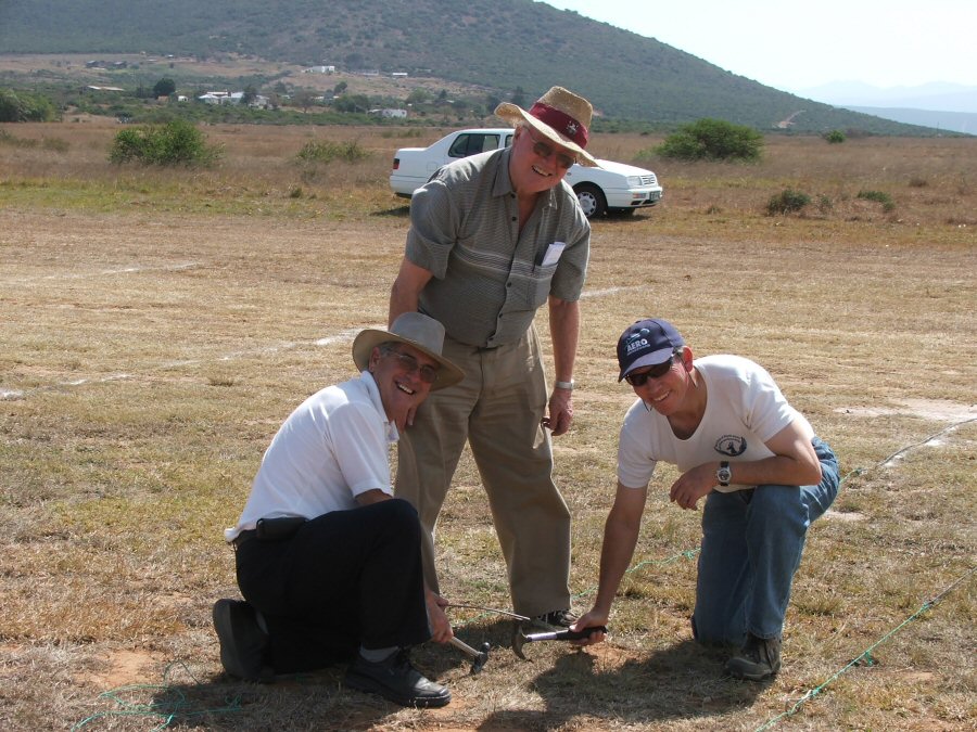 Marshalls setting up the landing box at the 2005 East Cape Precision Flying Championships